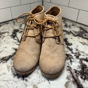 Toms Desert Wedge Toffee Suede Bootie
